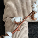 Flügelkissen Stillkissen Classic Baumwoll Waffelpiqué Sand Beige - mit Zirbenholz & Dinkelspelz Innenkissen - Musterteil
